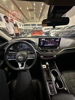 نیسان ئەلتیما